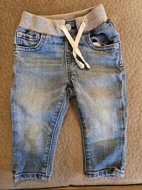 GAP Light Blue Denim Jogger Jeans with Gray Waistband